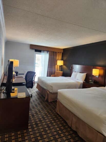 Room with 2 Queen Beds – comfort and elegance for a perfect stay.