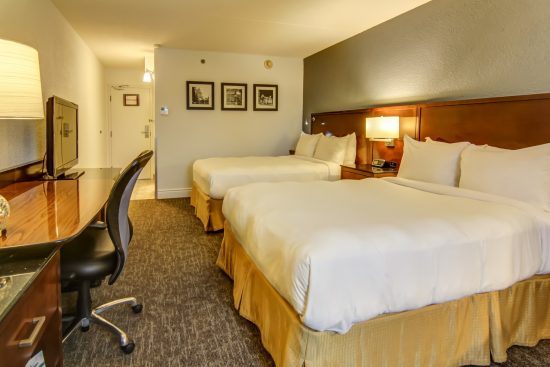 Chambre supérieure 2 lits queens rénovée Vue Fenêtre