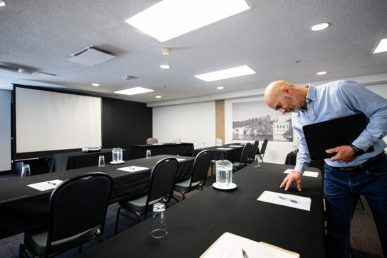 salle de réunion Rivière Shipshaw à Saguenay - Idéale pour séminaires et événements professionnels