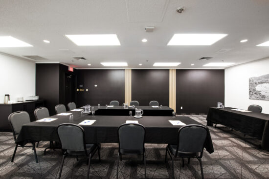 Petite salle de réunion Saguenay - Rivière Valin A, idéale pour formations et réunions d’équipes