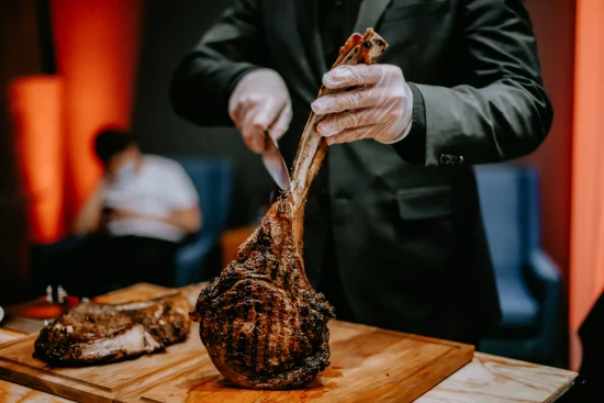 Plat signature du restaurant Tomahawk Grill, préparé par nos chefs talentueux à partir d'ingrédients soigneusement sélectionnés.