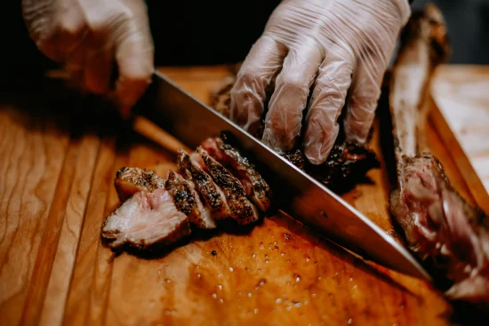 Plat signature du restaurant Tomahawk Grill, préparé par nos chefs talentueux à partir d'ingrédients soigneusement sélectionnés.