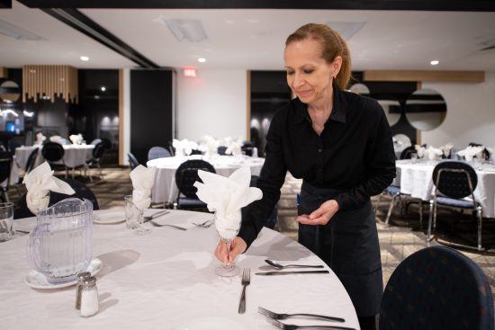Petite salle de réunion à Saguenay - Rivière à Mars, idéale pour événements privés et professionnels