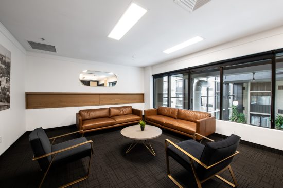 Petite salle de réunion Saguenay - Rivière Valin B, idéale pour séminaires et réunions d’équipes