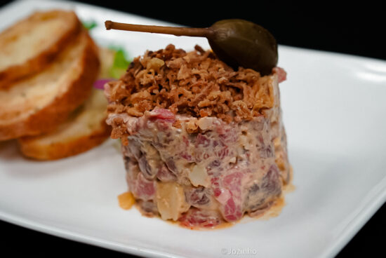 An unforgettable dining experience at Tomahawk Grill – exceptional tartare, refined ambiance, and impeccable service.